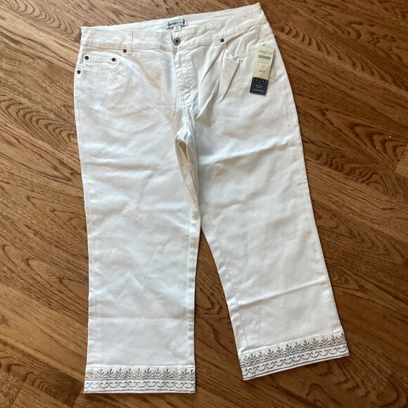 NWT COLDWATER CREEK SILVER EMBROIDERED CROP STRETCH DENIM JEAN in WHITE 14 BOHO - Picture 1 of 2